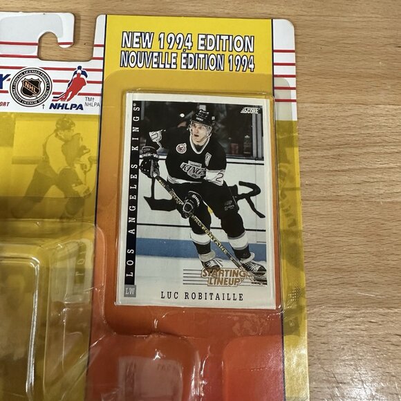 LUC ROBITAILLE Los Angeles Kings Starting Lineup 1994 NHL SLU Figure & Card - Picture 4 of 4